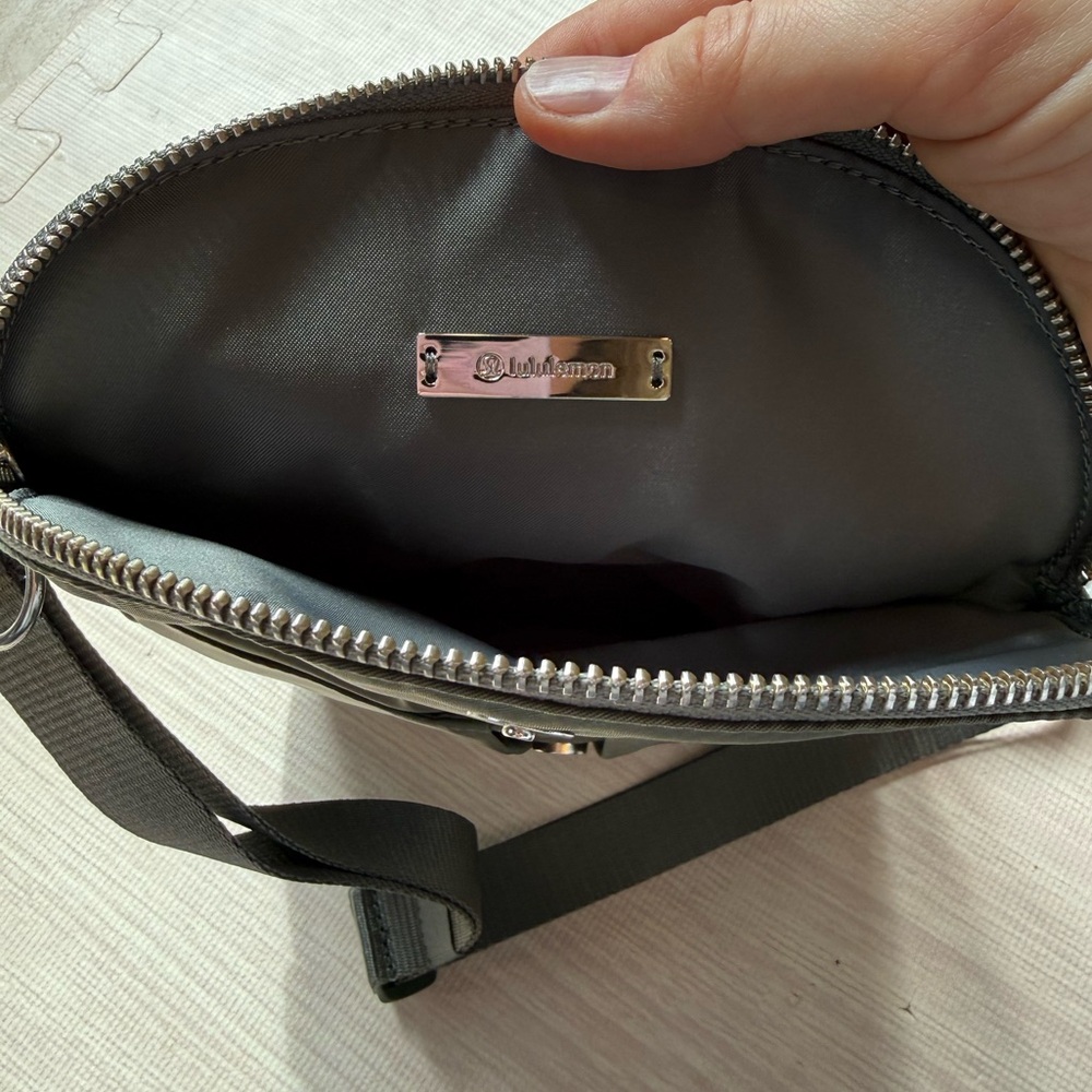 lululemon athletica All Night Festival Bag - Gray Sage *Rare Release* - Picture 10 of 11